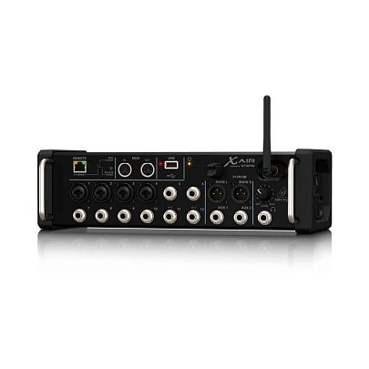 Behringer XR12